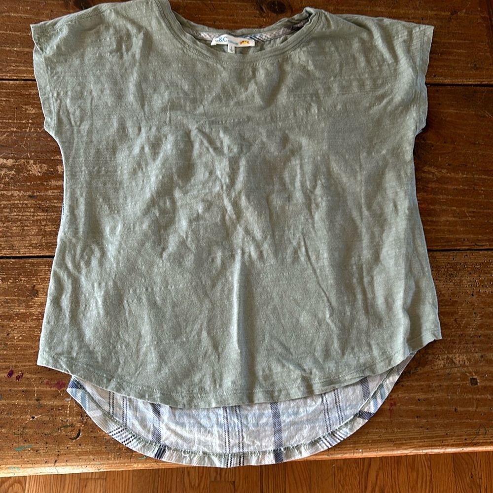 C&C California Women’s Green T Shirt/Muscle Tank Plaid Back Shirt